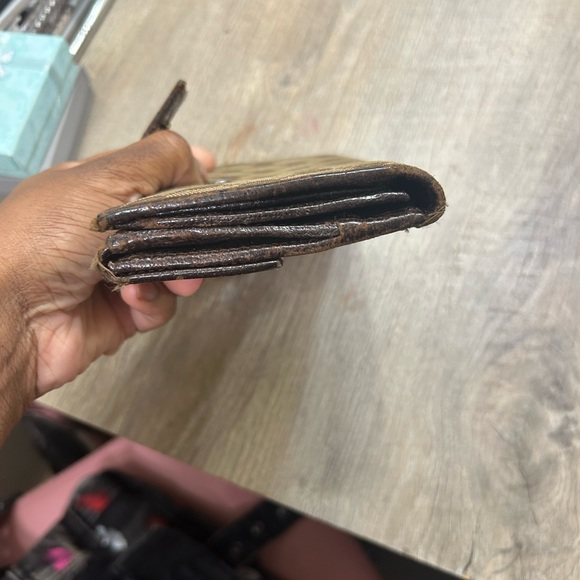 Gucci Brown Monogram Wallet - Picture 14 of 15